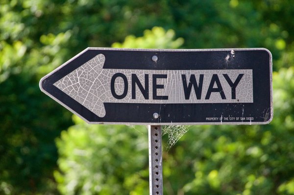 Quelle est l'importance de la direction artistique dans la conception d'univers de jeux vidéo steampunk?